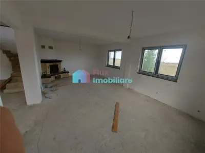 Casa cu 8450 mp teren in Solca - foto 7