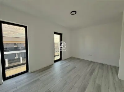 Casa vile vanzare Miroslava - foto 12
