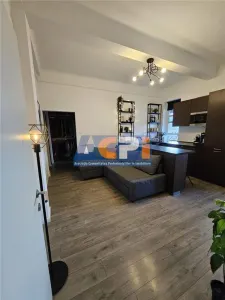 Apartament de Închiriat în Piața Romană - Locație Centrală - foto 2