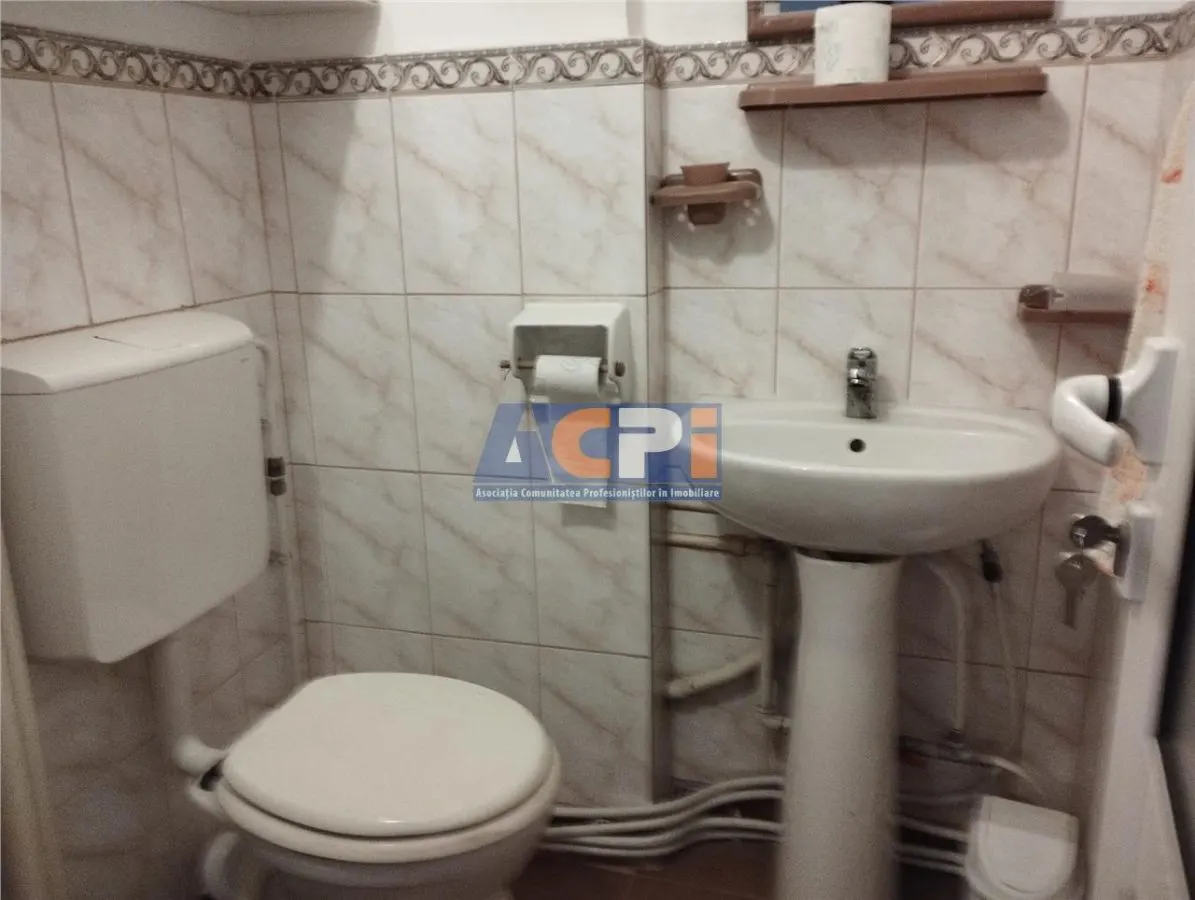 3  camere decomandate centru - foto 13