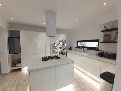Vila moderna si spatioasa in Letcani - foto 7