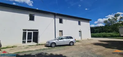 Spatiu posibil recompartimentare 1000mp et.1, zona Aeroport - Arad