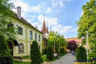 Apartament special, pe doua niveluri, Poarta Ecaterina, Centrul Istoric al Brasovului - Brasov