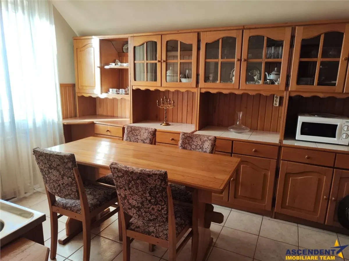 Casa fabuloasa tip VILA, cu piscina intr-o zona perfecta. - foto 15