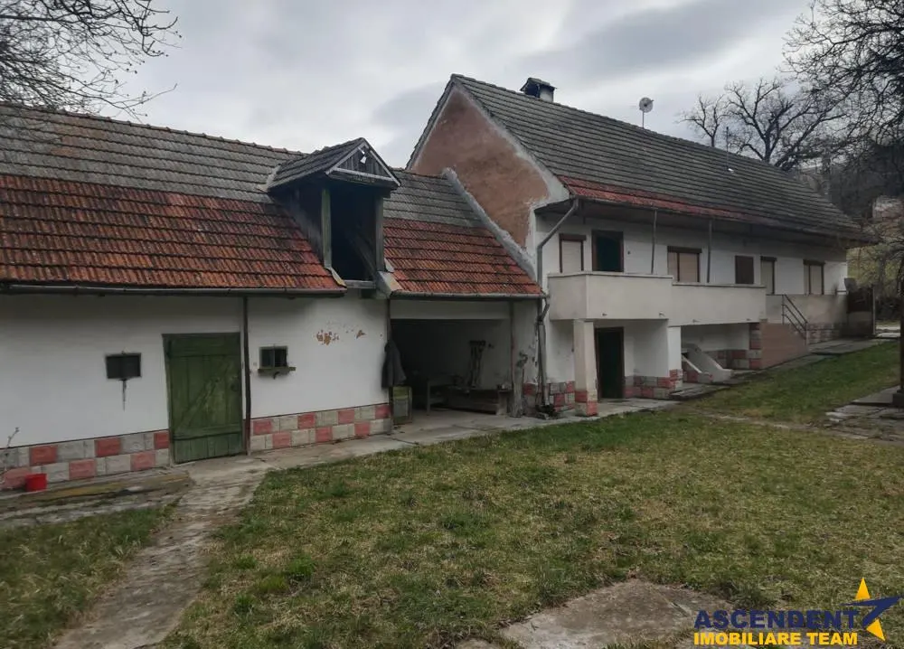 Casa de vanzare Tarlungeni, Brasov - foto 1