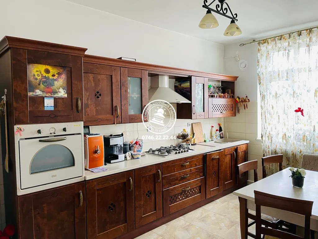 Vila  de vanzare  Sararie, - foto 3