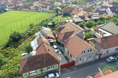 Casa spatioasa P+M cu spatiu comercial – Rogerius, zona Stadionului - Oradea