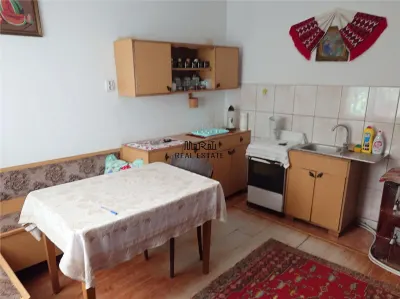 Casa P+M cu teren generos si loturi suplimentare in Baia de Cris - foto 8
