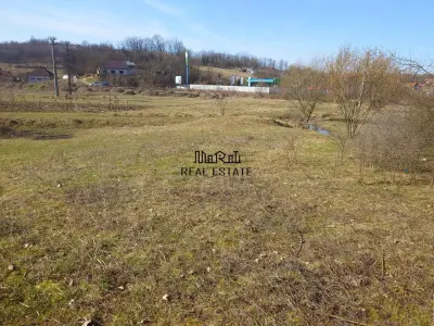 Teren intravilan la liziera padurii - foto 4