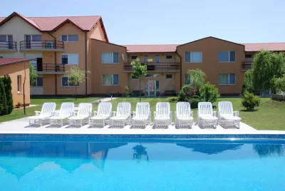 Apartament 3 camere, curte privata cu piscina in Dumbravita - Dumbravita