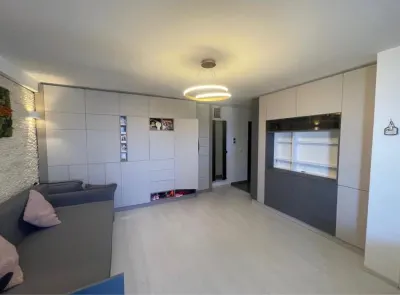 Apartament 3 camere, dressing, 3 parcari zona Garii - Brasov