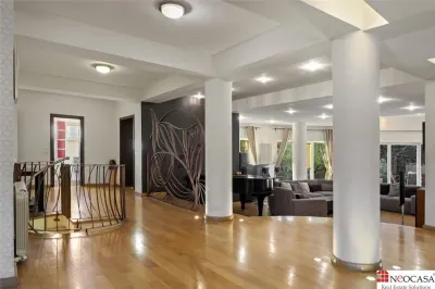 Vila de lux in apropiere de Cambridge School | Curte superba - foto 14