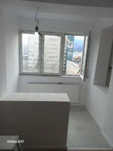 Garsoniera zona Astra renovata complet - Brasov
