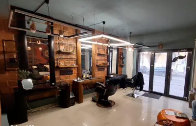 Vanzare vila cu spatiu comercial | Unirii-Mantuleasa | renovat 2021 | - Bucuresti