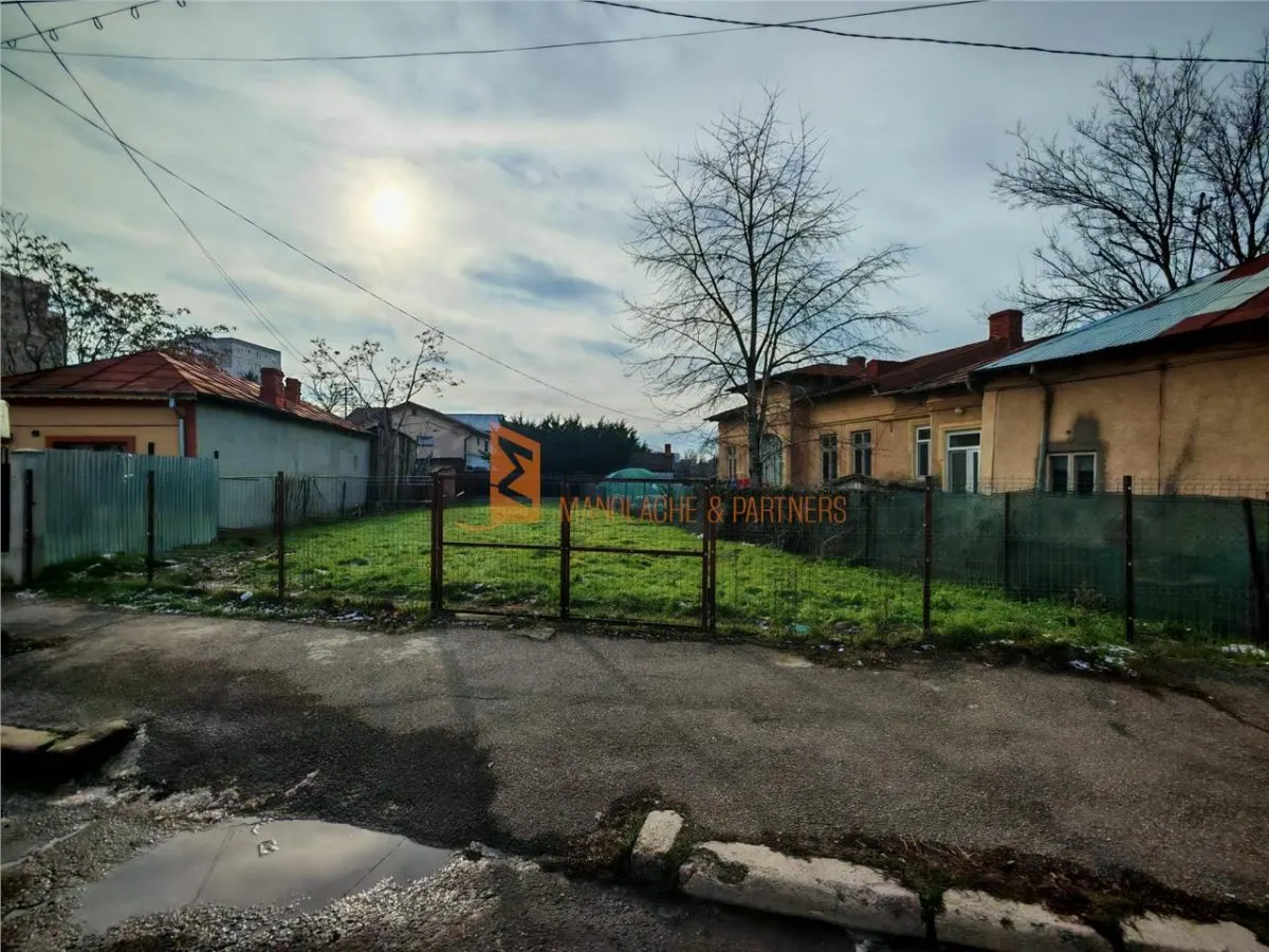 Teren intravilan zona Centru - foto 2