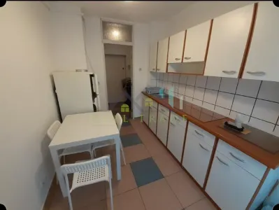 Apartament 2 camere decomandat etajul 1 Centrul Civic- Toamnei - foto 4