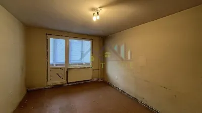 Apartament 4 camere decomandat etajul 1 zona Astra - Brasov