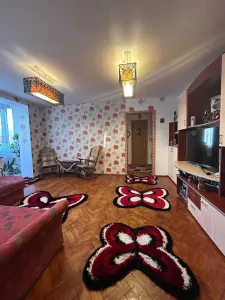 Apartament 3 camere decomandat etaj intermediar Tractorul - foto 2