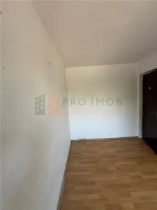 Apartament 3 camere cf 2  semidecomandat zona Micro 14 - foto 5