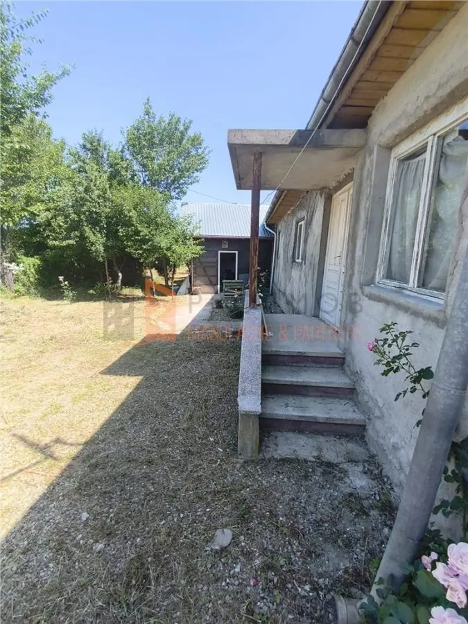 Casa si teren generos zona Ojasca - foto 1