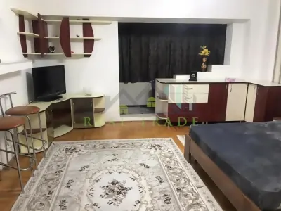 Garsoniera decomandata bloc de apartamente - Brasov