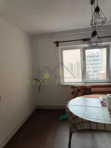 Apartament 3 camere structura mare intrare Racadau - foto 2