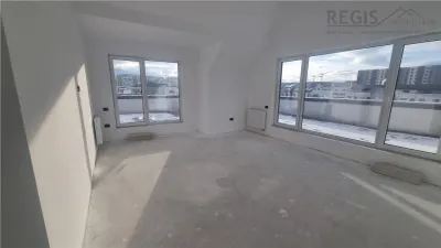 Penthouse de 2.5 camere zona Tractorul - foto 3