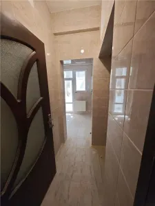 Vanzare apartament 3 camere | Piata Romana metrou | etaj 1/4 | decomandat | renovat | fara risc seismic | - foto 3