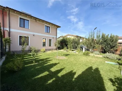 Vila tip Duplex, Curte proprie, Sanpetru Brasov - foto 2