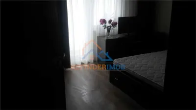 Apartament de vanzare cu 3 camere, zona Sebastian - Vulcan Center - foto 3