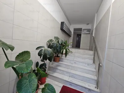 Vanzare apartament 3 camere | Calea Vacaresti | metrou Timpuri Noi | bloc 1986 reabilitat | stradal | 2 bai | renovat | amenajat | - foto 18