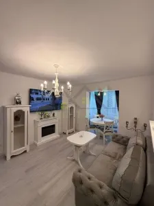 Apartament 3 camere etaj intermediar Centrul Civic - Brasov