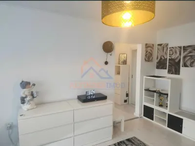 Apartament de vanzare cu 3 camere, Metrou 1 Decembrie 1918 - foto 8