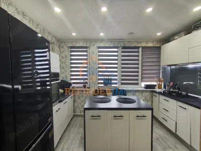 Apartament  de vanzare cu 3 camere, zona Titan - foto 2