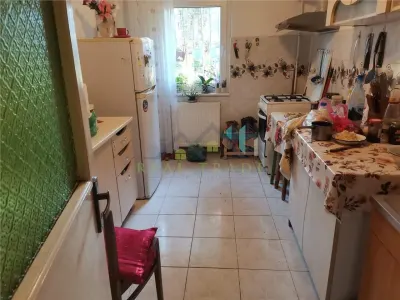 Apartament 2 camere decomandat Tractorul - foto 3