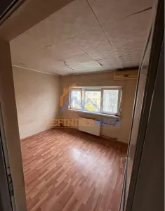 Vanzare apartament 4 camere zona Apusului - - Bucuresti