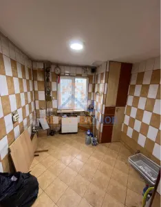 Vanzare apartament 4 camere zona Apusului - - foto 8