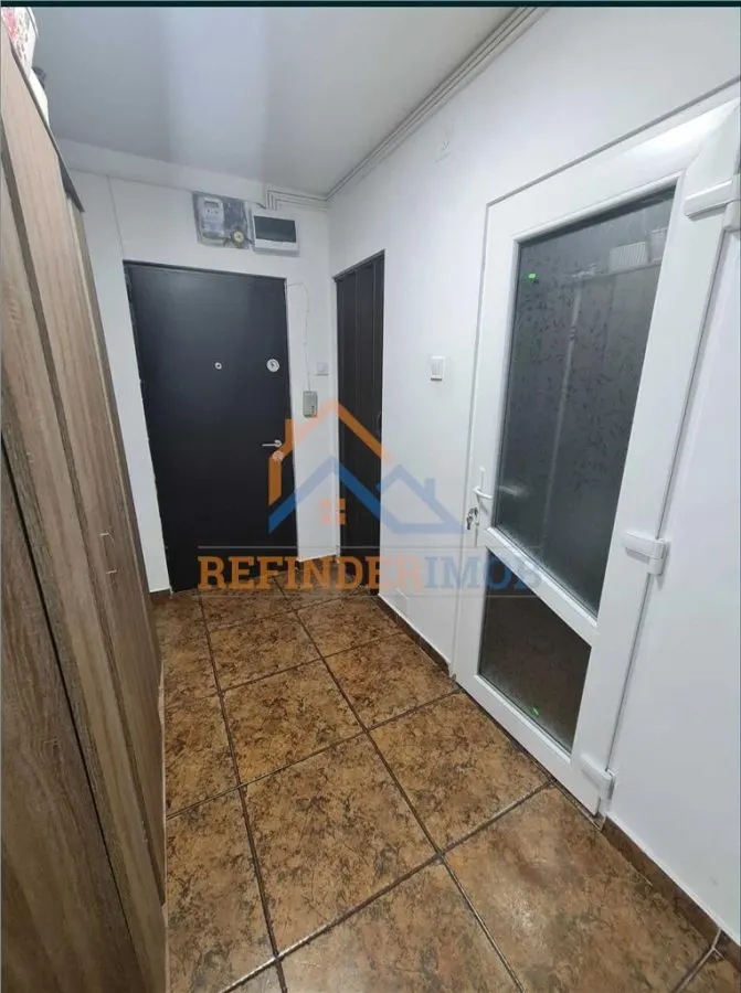 Vanzare apartament 3  camere zona Drumul Taberei - Metrou Raul Doamnei - foto 1
