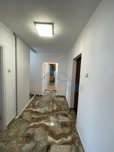 Vanzare Apartament cu 2 camere, zona 13 Septembrie - foto 4