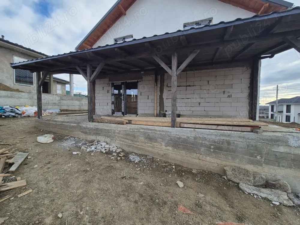 CASA CU MANSARDA - LEBADA - foto 1