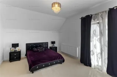 Vila / Casa superba cu 5 camere zona | 1032 mp teren |  Sanpetru Brasov - foto 12