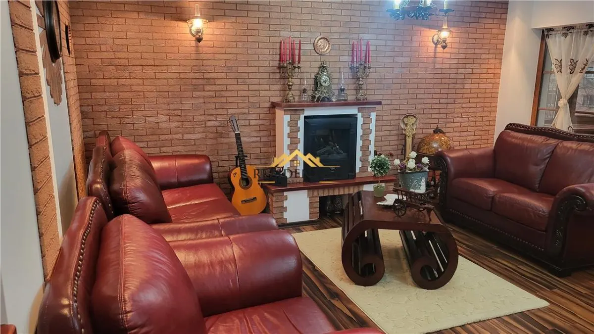 SUPER APARTAMENT CU 3 CAMERE - foto 1
