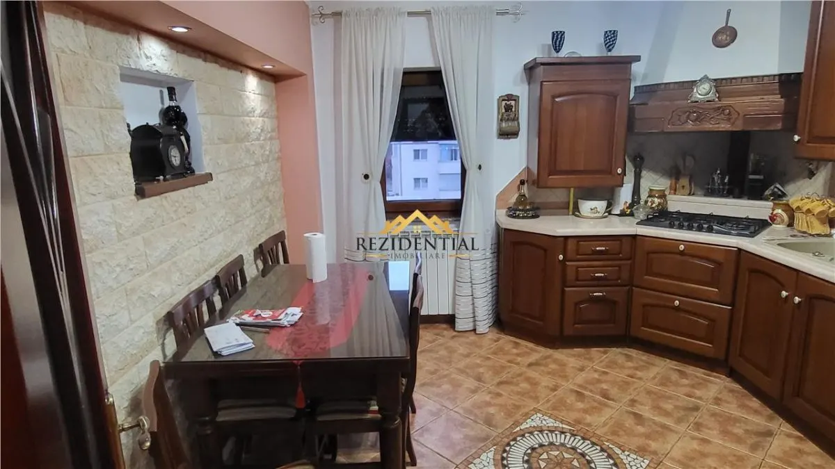 SUPER APARTAMENT CU 3 CAMERE - foto 8