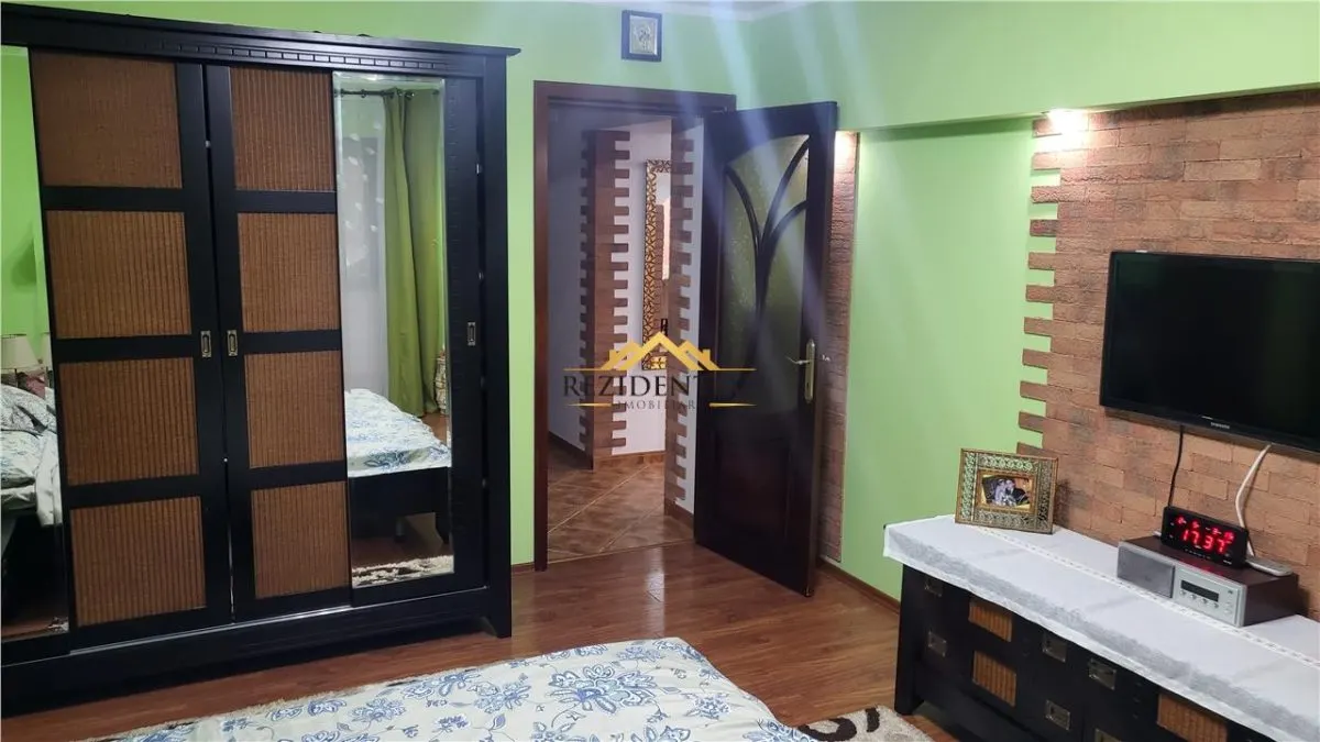 SUPER APARTAMENT CU 3 CAMERE - foto 10