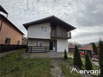 Vila de vacanta cu 4 camere de vanzare in Valea Doftanei - Valea Doftanei