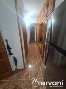 Apartament cu 3 camere de vanzare in Campina - Zona Cuza - foto 12