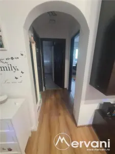 Apartament cu 3 camere de vanzare in Campina - Zona Cuza - foto 3