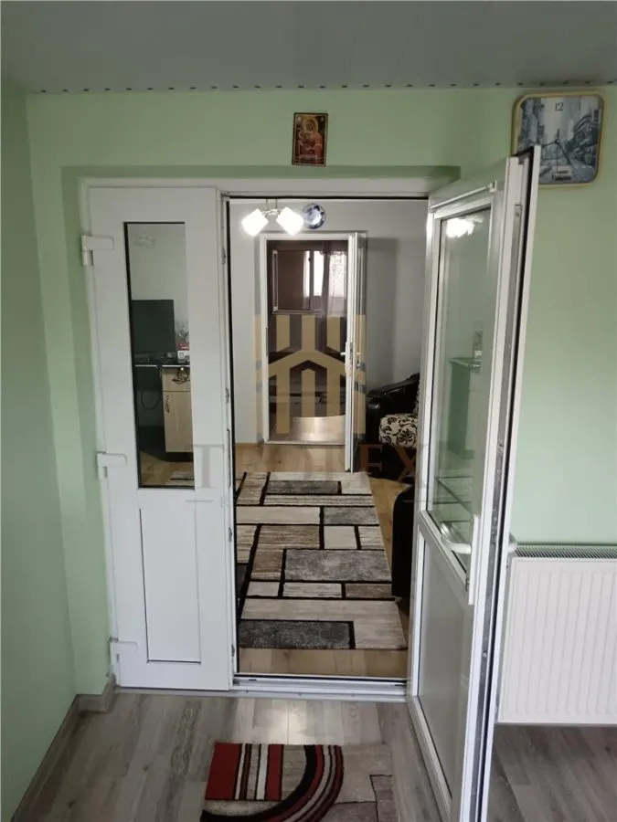 DE VANZARE CASA BCA IN BARLAD - foto 1