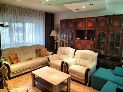 DE VANZARE APARTAMENT 3 CAMERE BARLAD - Barlad