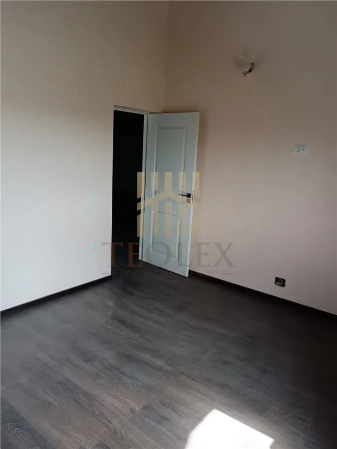 DE VANZARE CASA TIP VILA DEOSEBITA - foto 6